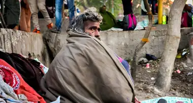 Help Seniors Facing the Winter Cold with a Simple Blanket